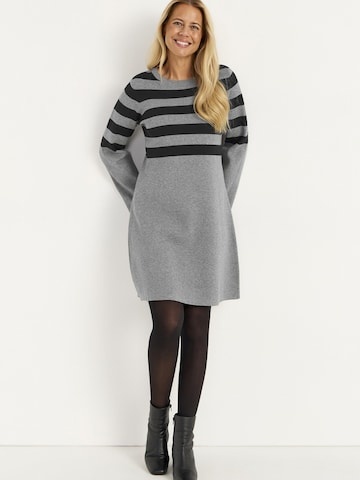 Robes en maille Cellbes of Sweden en gris
