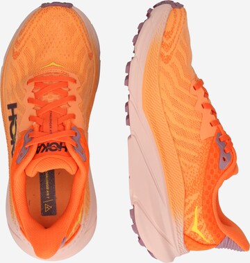 Hoka One One Juoksukengät 'CHALLENGER' värissä oranssi