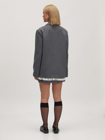 EDITED Blazers 'Camella' in Grijs
