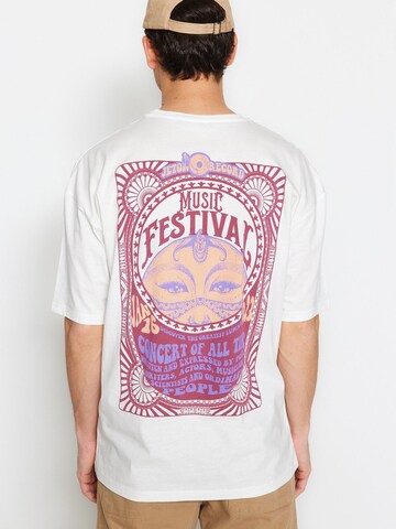 Trendyol T-shirt i beige