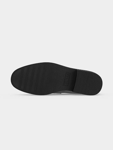 GUESS Classic Flats 'DRIFTKIN' in Black