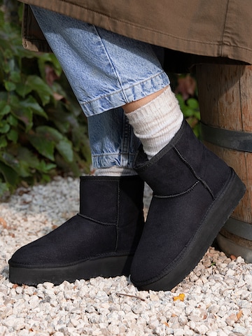 Stivale 'STELA' di Island Boot in nero: frontale