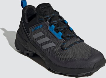 Scarpa bassa 'SWIFT R3' di ADIDAS TERREX in nero