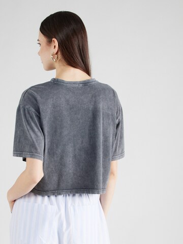 T-shirt Trendyol en gris