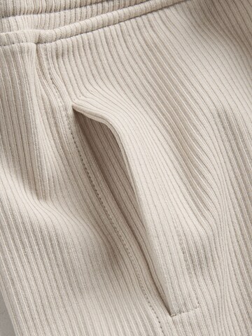 The Set Setti värissä beige