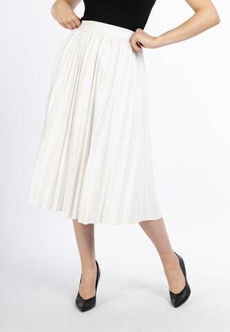 faina Rok in Wit: voorkant