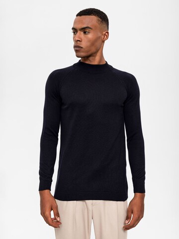 Antioch Pullover in Blau: Vorderseite