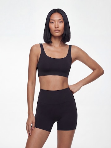 Haut V!BE STUD!OS en noir : devant