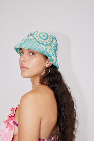 ABOUT YOU REBIRTH STUDIOS Hat 'Easy Breezy' in Blue: front