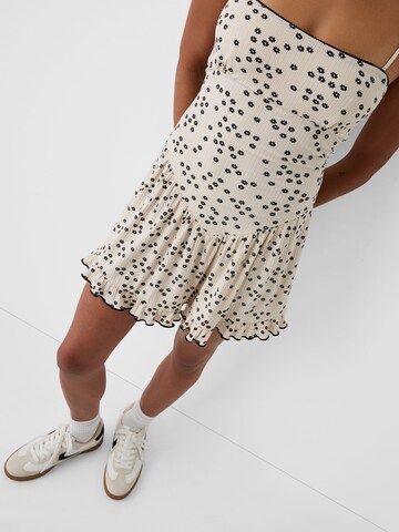 Bershka Kleid in Weiß
