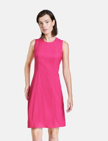 TAIFUN - Vestido de bainha em rosa: frente