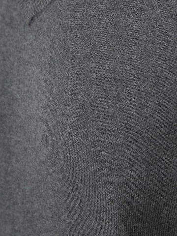 Steppin' out Sweater in Grey