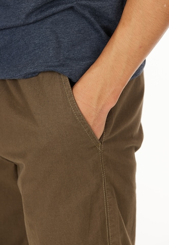 Cruz Regular Shorts 'Gilchrest' in Grün