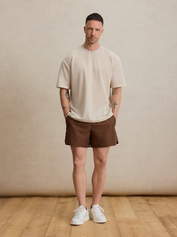 DAN FOX APPAREL - Camiseta 'Alexander' en beige