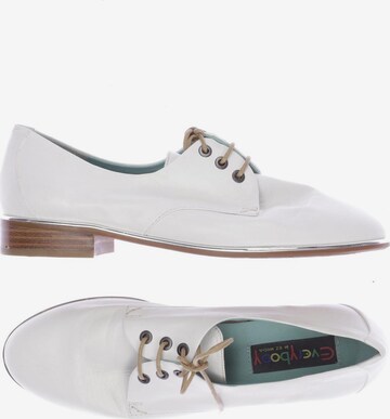 Everybody Flats & Loafers in 39 in White: front