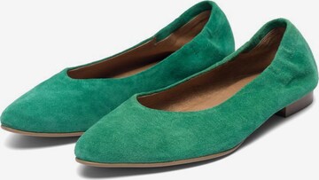 Bianco Ballet Flats in Green