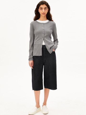 Cardigan ARMEDANGELS en gris