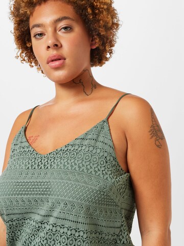 Camicia da donna 'HONEY' di Vero Moda Curve in verde