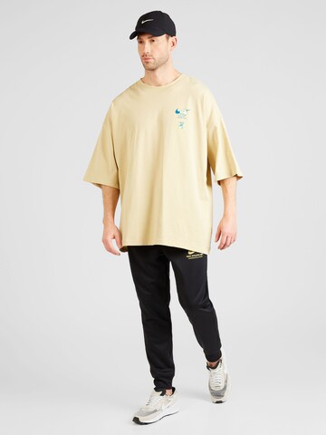 Nike Sportswear T-Shirt in Gelb