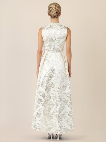 APART Kleid in Beige