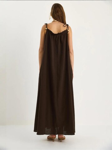 Bianco Lucci Dress in Brown