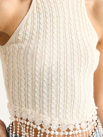 Top in maglia di Bianco Lucci in beige