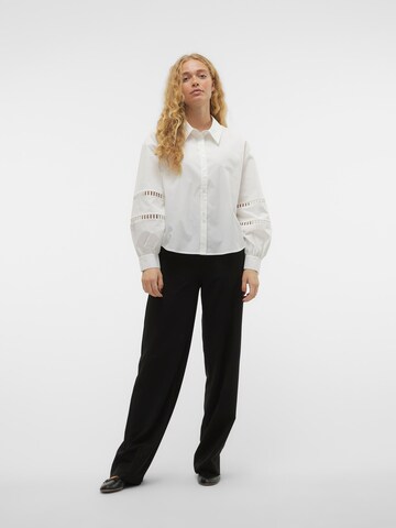 Chemisier 'Eya' VERO MODA en blanc