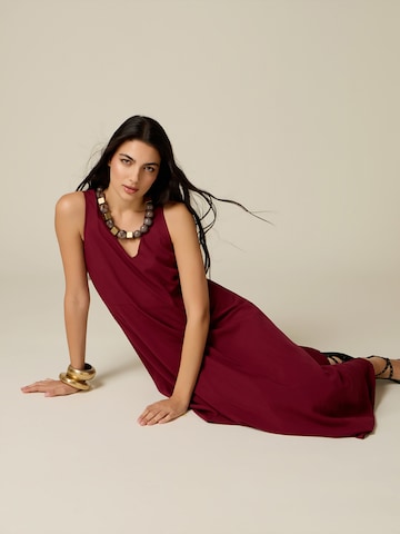Robe oltre en rouge : devant