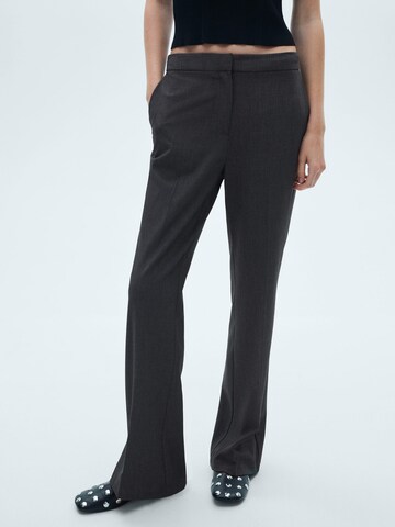 MANGO Flared Pantalon 'ARIETE' in Grijs: voorkant