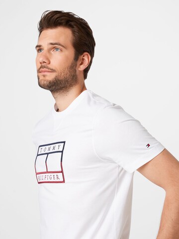 Tricou de la TOMMY HILFIGER pe alb