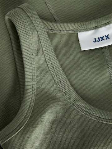 JJXX Top 'ERA' in Green