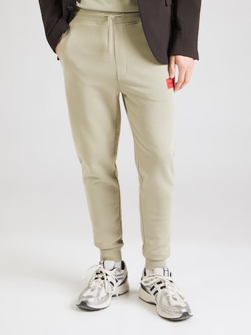 HUGO Tapered Παντελόνι 'Doak212' σε πράσινο: μπροστά