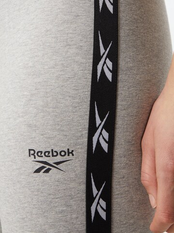 Reebok Skinny Sportbroek in Grijs