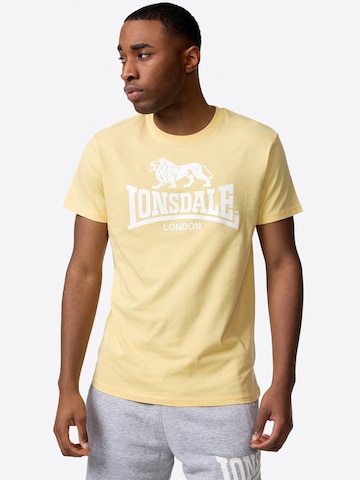 LONSDALE Футболка ' ST. ERNEY ' в Желтый: спереди