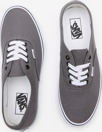 Sneaker bassa 'Authentic' di VANS in grigio