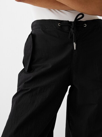 Bershka Loosefit Broek in Zwart