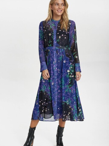 Robe 'Kyndall' NÜMPH en bleu