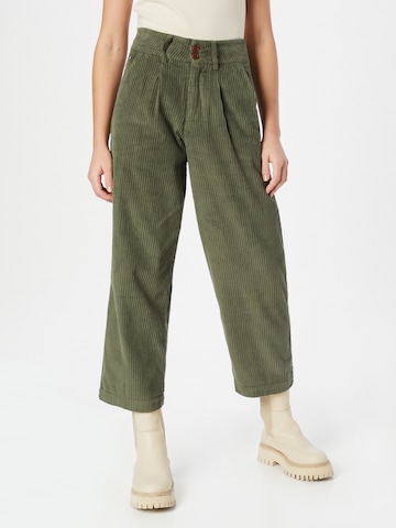 Brava Fabrics Pleat-Front Pants in Green: front