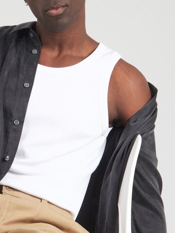 DRYKORN Bluser & t-shirts 'Nathan' i hvid