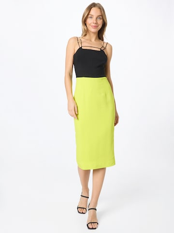 Karen Millen Φόρεμα σε κίτρινο: μπροστά