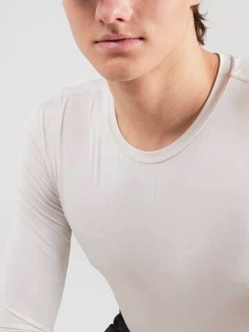 4F - Camiseta funcional en blanco