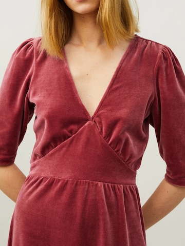 Odd Molly Mekko 'Saga' värissä vaaleanpunainen