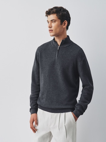Pull-over Next en gris : devant