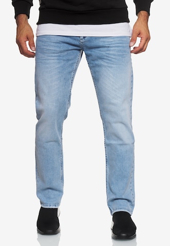 Rusty Neal Regular Jeans in Blauw: voorkant