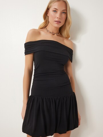 Happiness İstanbul Kjole i sort: forside