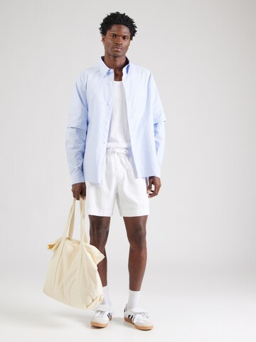 Abercrombie & Fitch Normalny krój Chinosy w kolorze biały