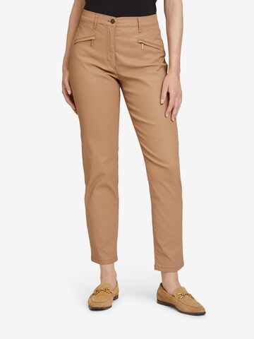 Betty Barclay Slim fit Pants in Brown: front