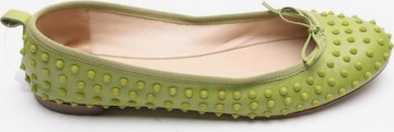 Gucci Flats & Loafers in 40 in Green: front