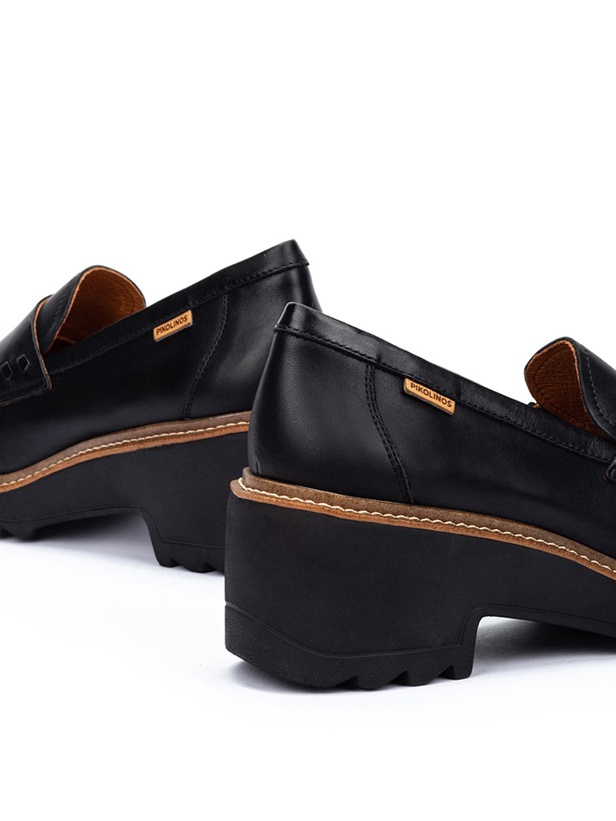 PIKOLINOS Mokassiin 'Alcaraz', värv must