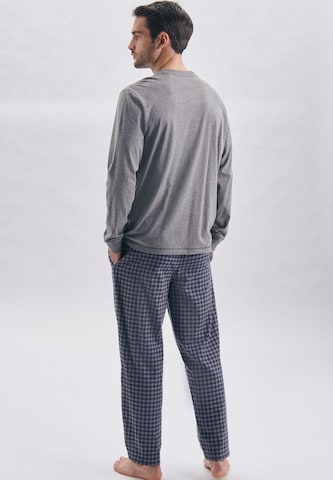 Pyjama long 'Schwarze Rose' SEIDENSTICKER en gris